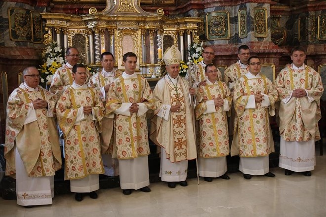U varaždinskoj katedrali u red đakona primljena četvorica bogoslova